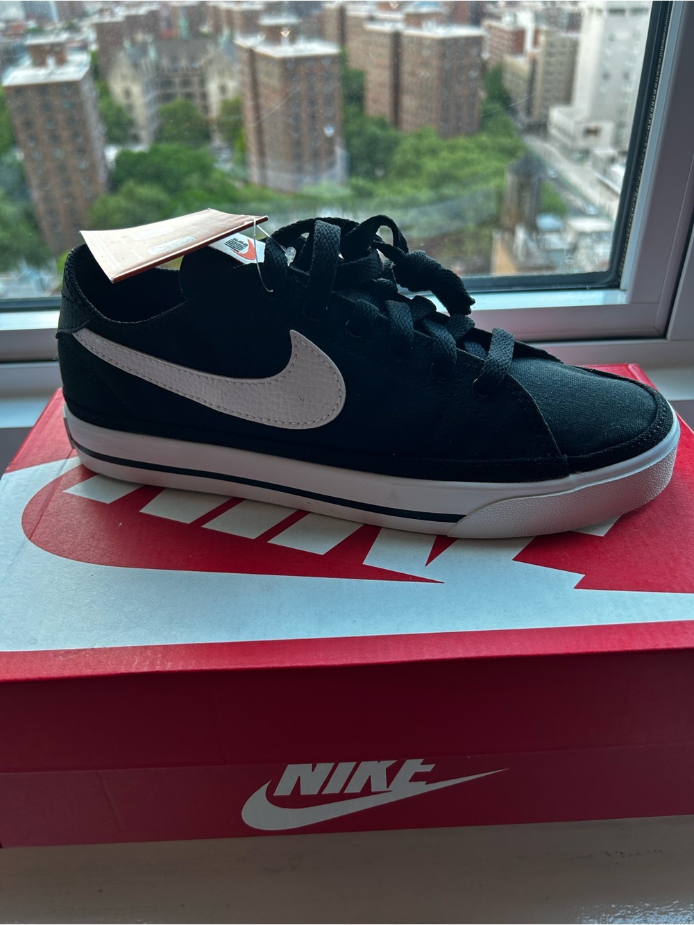 Nike Court Legacy Women’s Sneaker
**NEW WITH TAGS**